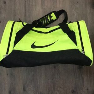 green nike gym bag